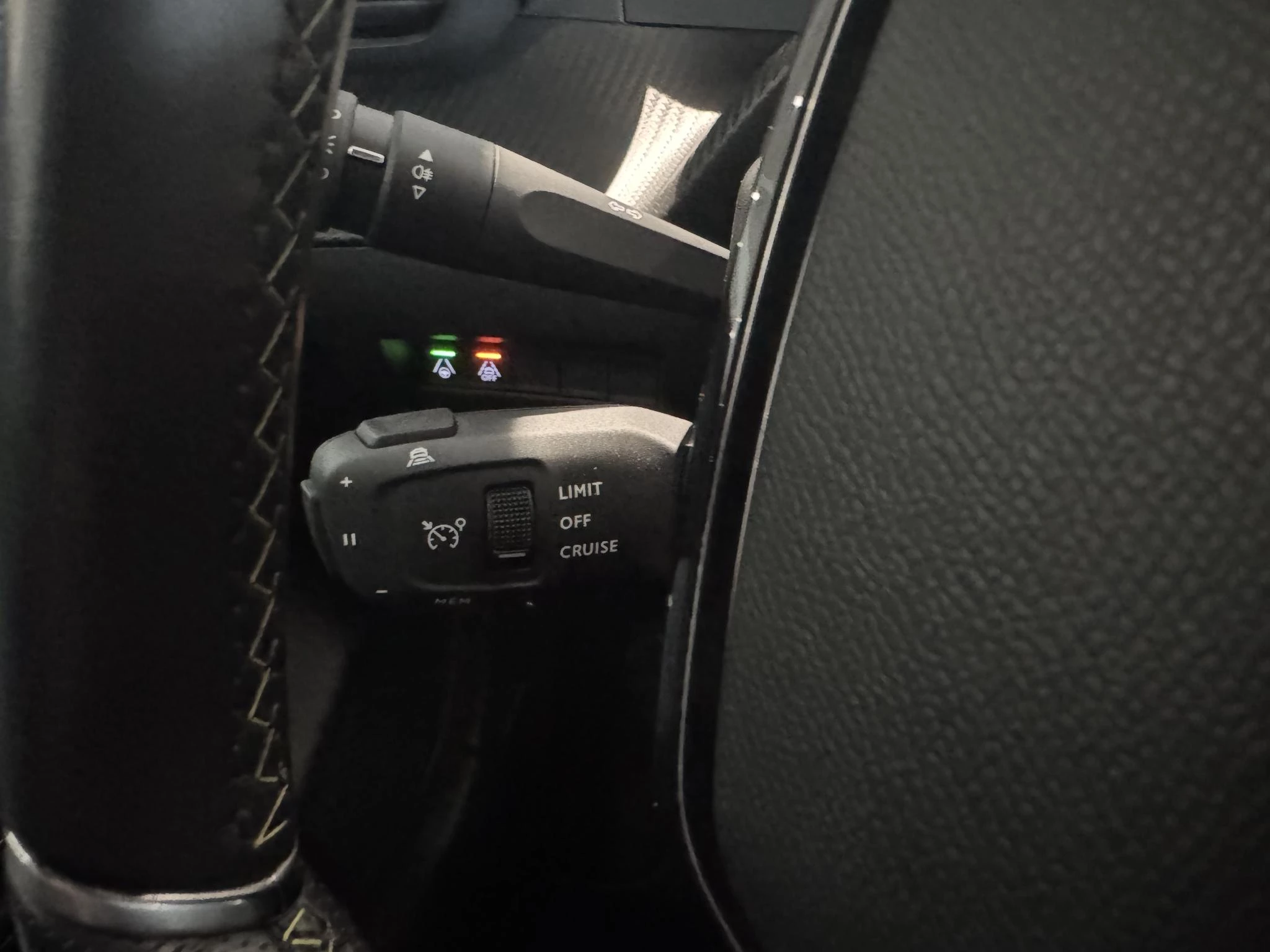 Peugeot-e-208-image-11