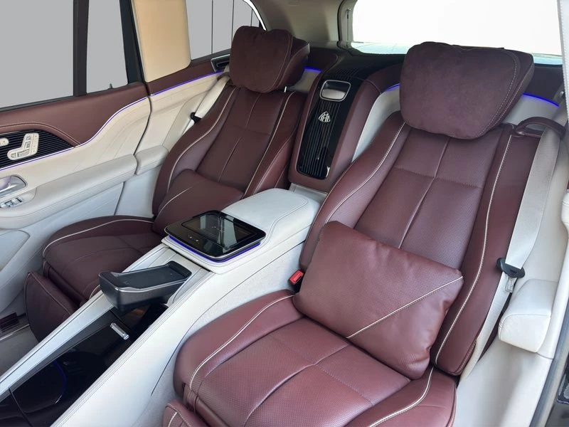 Mercedes-Benz-GLS-image-18