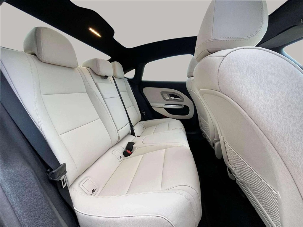 Mercedes-Benz-CLA-image-21