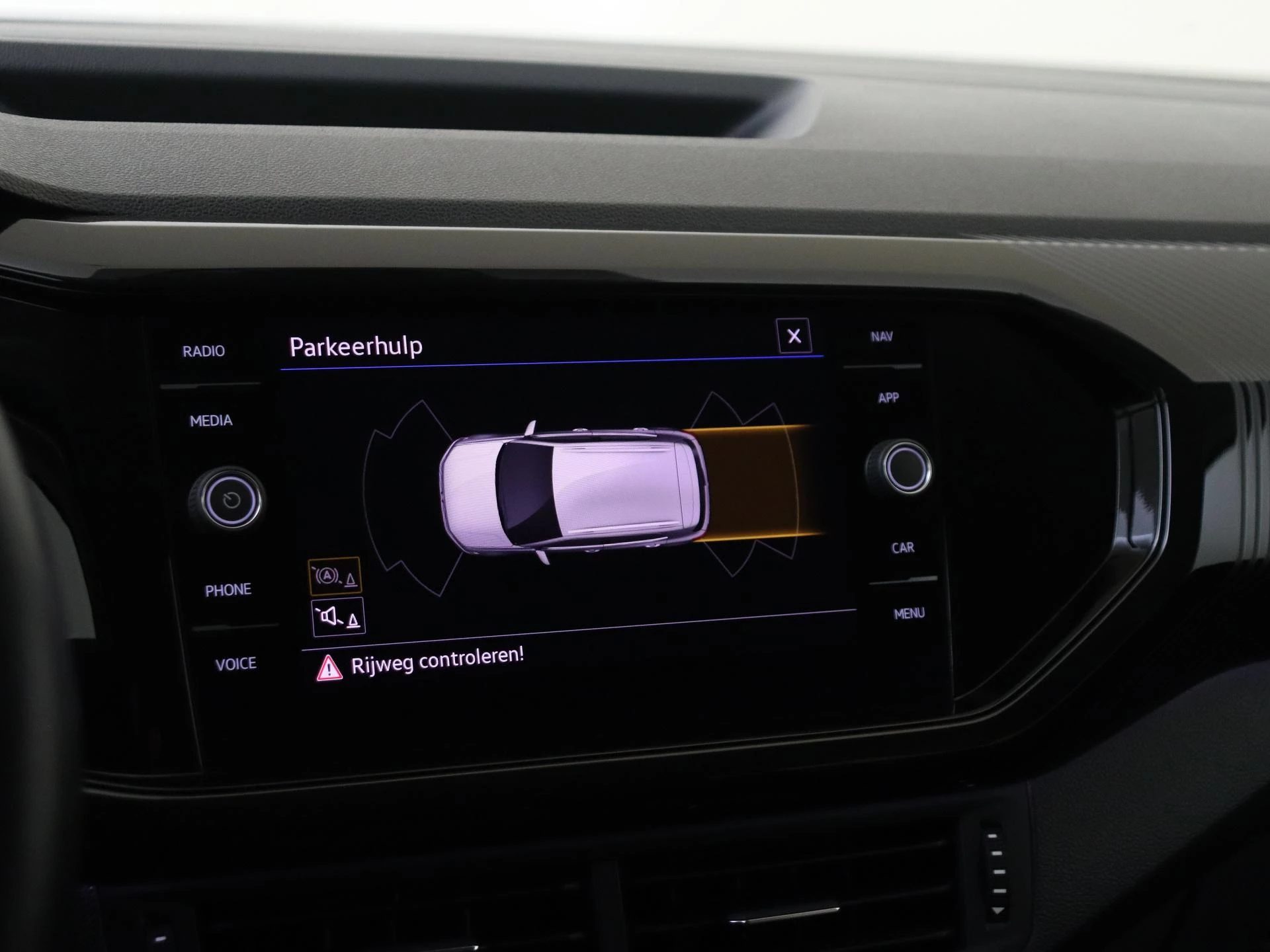 Volkswagen-T-Cross-image-21