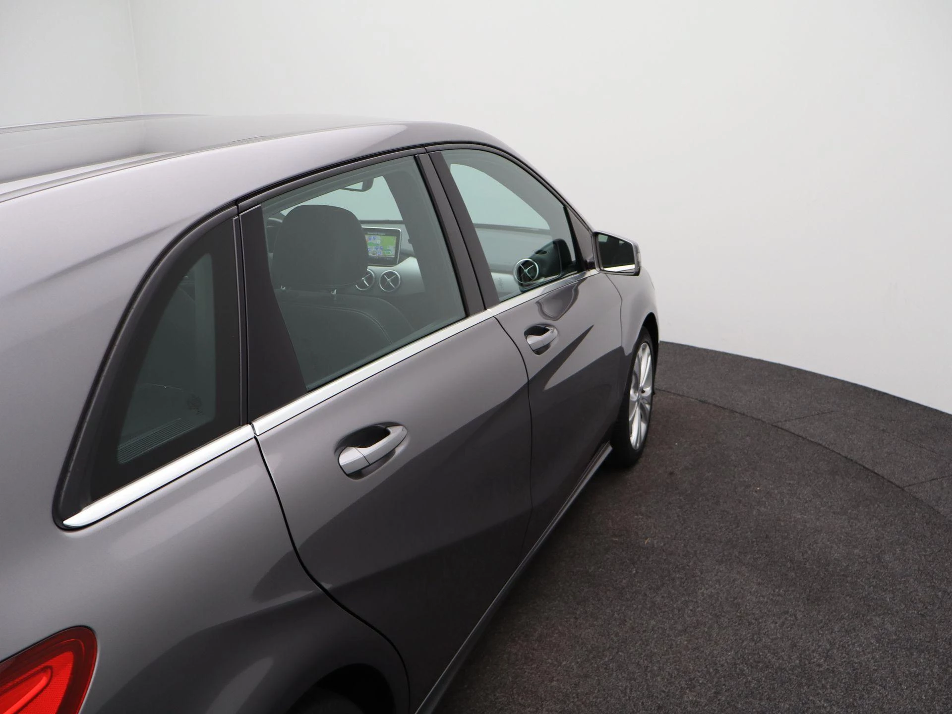 Mercedes-Benz-B-Klasse-image-38