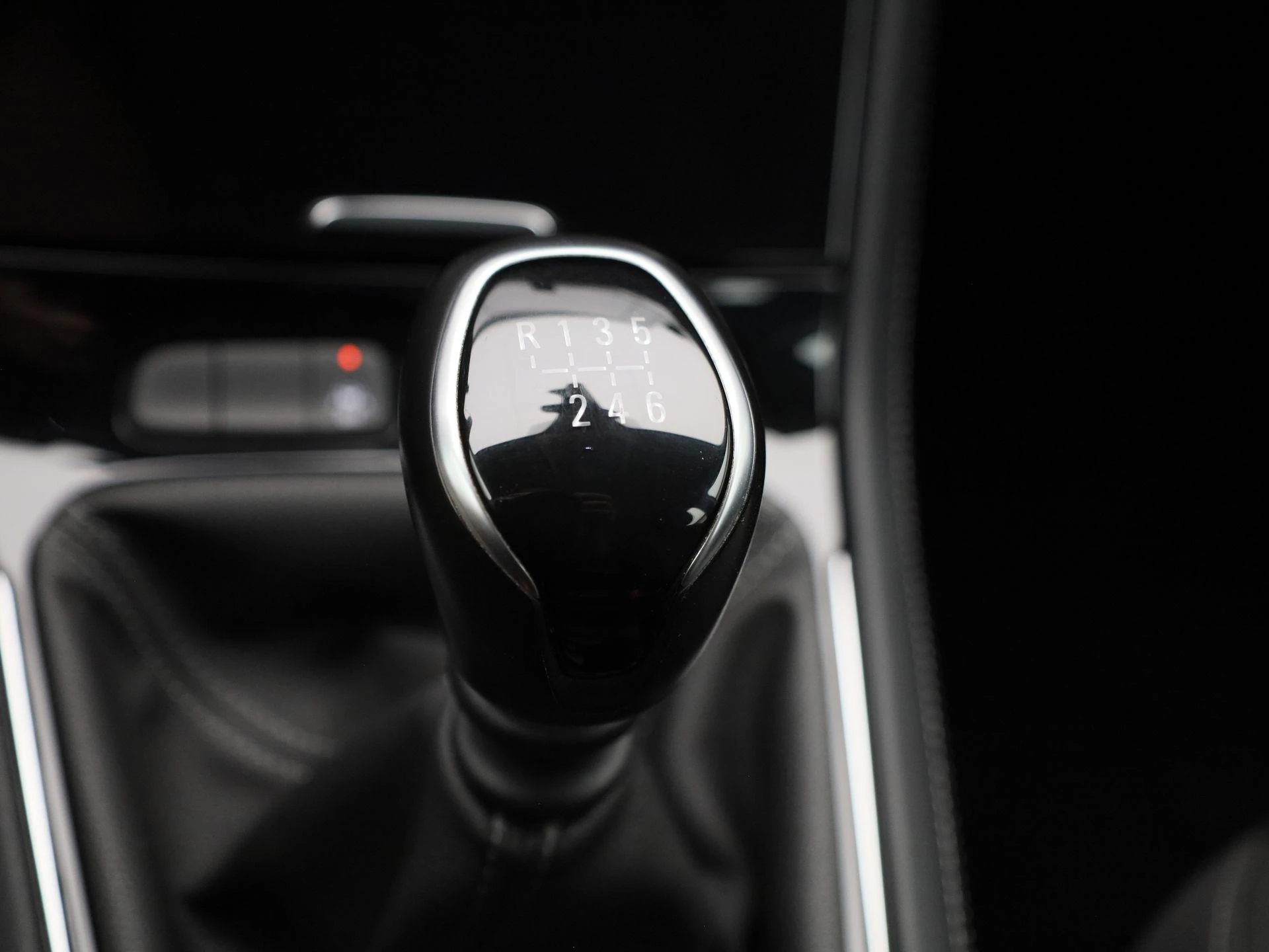 Opel-Grandland-image-18