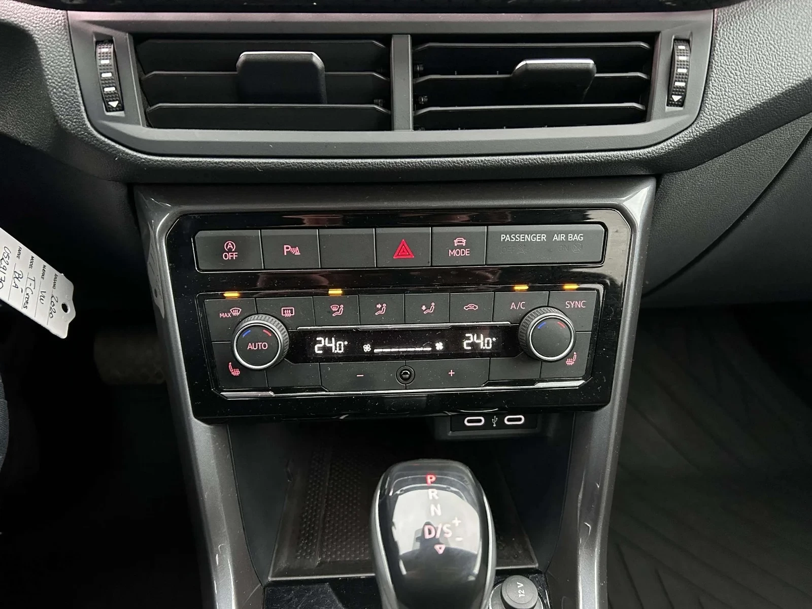 Volkswagen-T-Cross-image-14