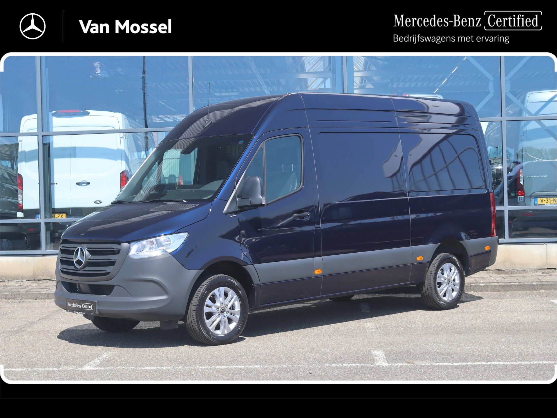 Mercedes-Benz-Sprinter-image-0