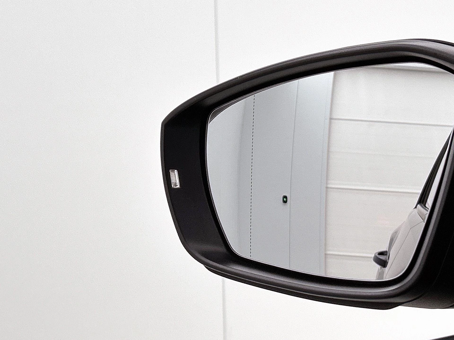 Volkswagen-T-Roc-image-10