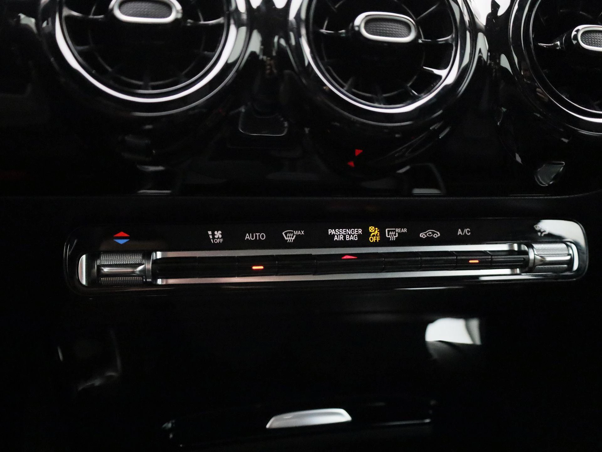 Mercedes-Benz-A-Klasse-image-16