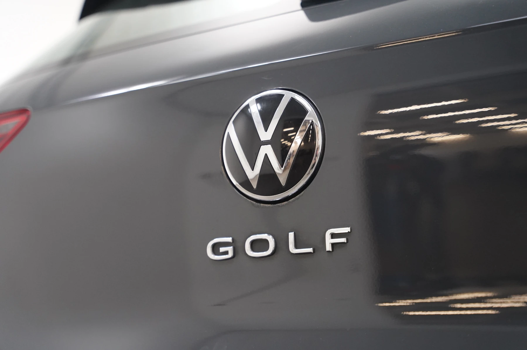 Volkswagen-Golf-image-27