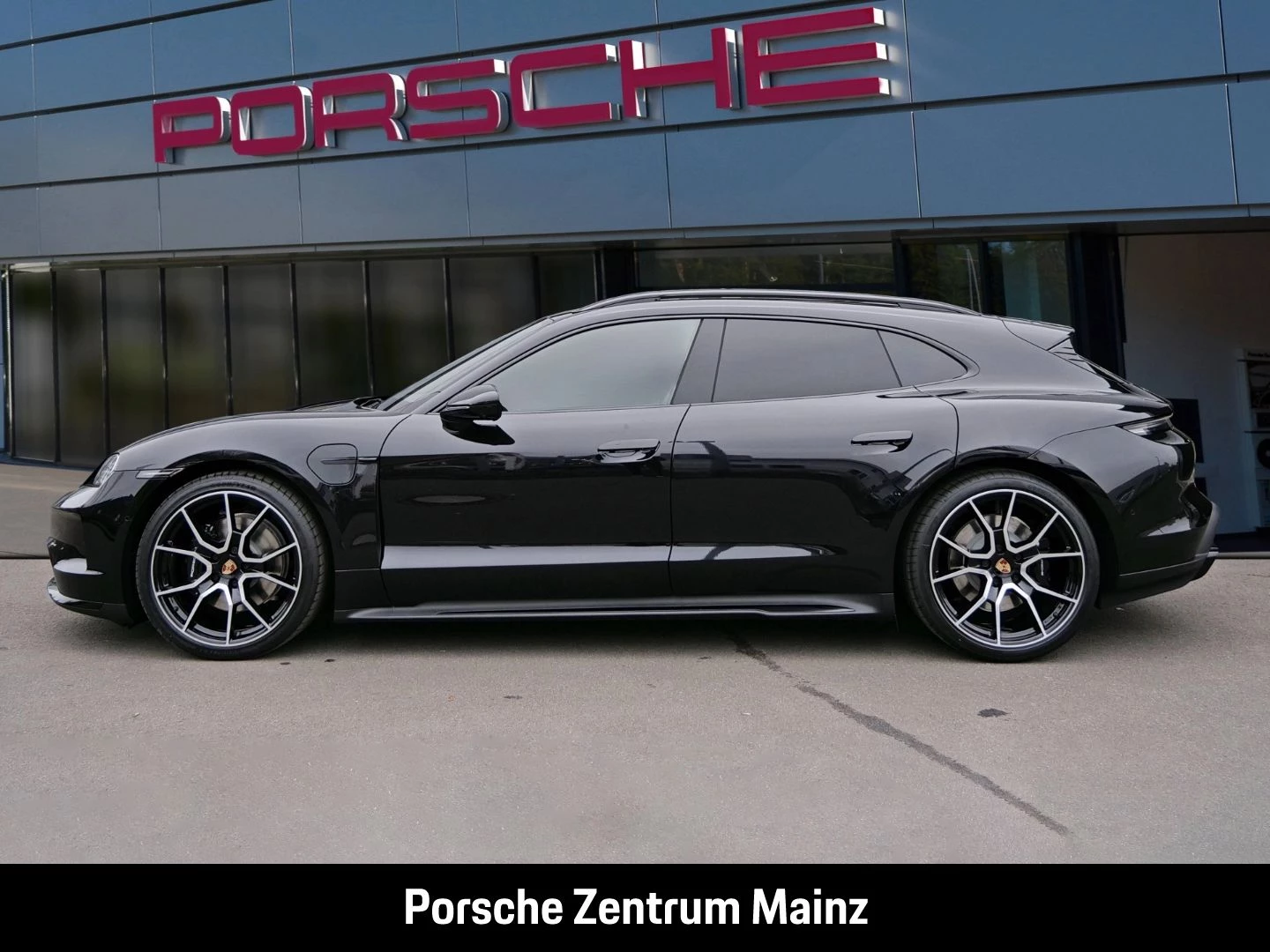 Porsche Taycan Sport Turismo Black Edition NW ZUM HAUSPR black edition