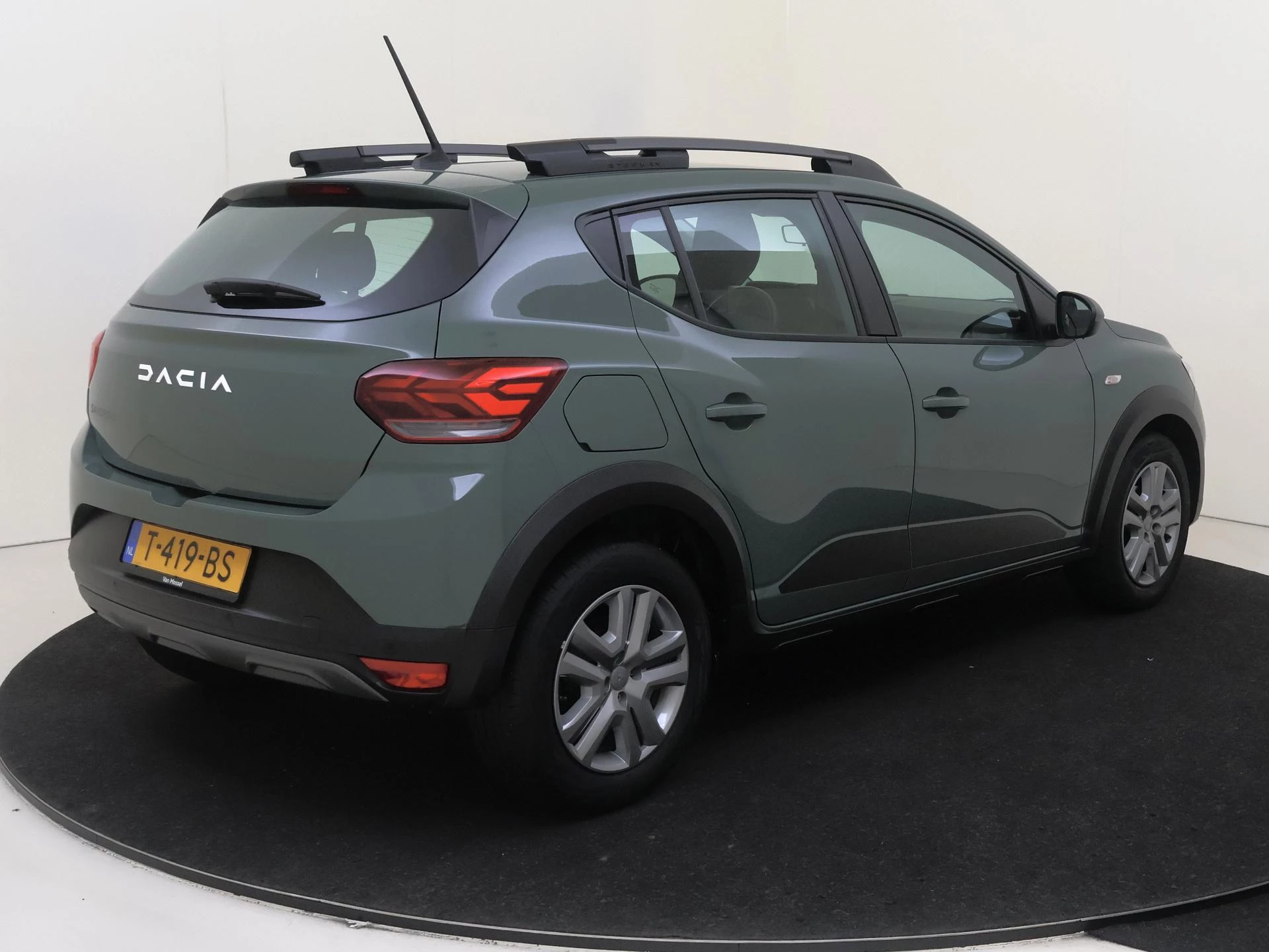 Dacia-Sandero Stepway-image-3