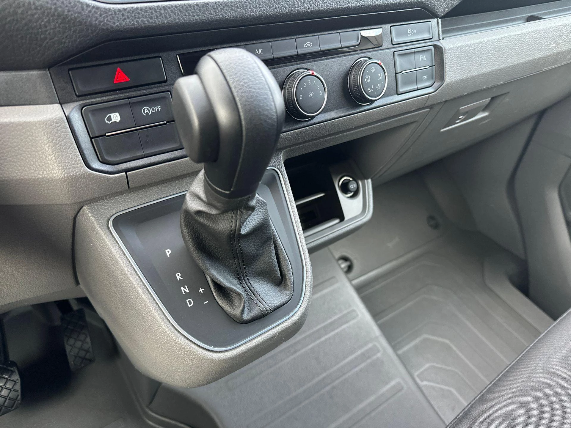 Volkswagen-Crafter-image-22