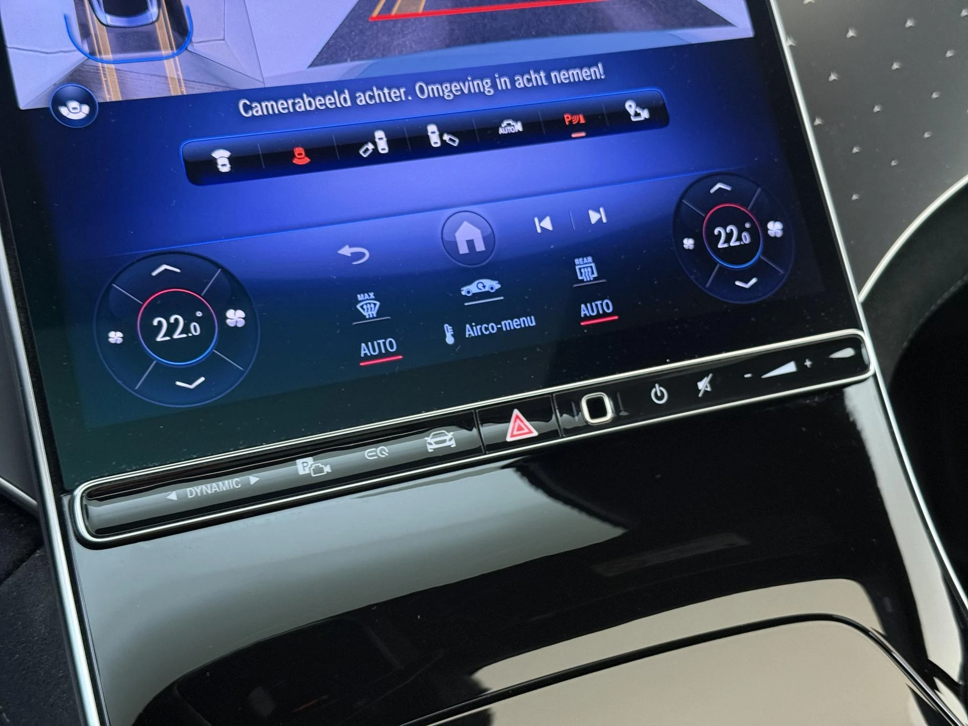 Mercedes-Benz-EQS-image-20