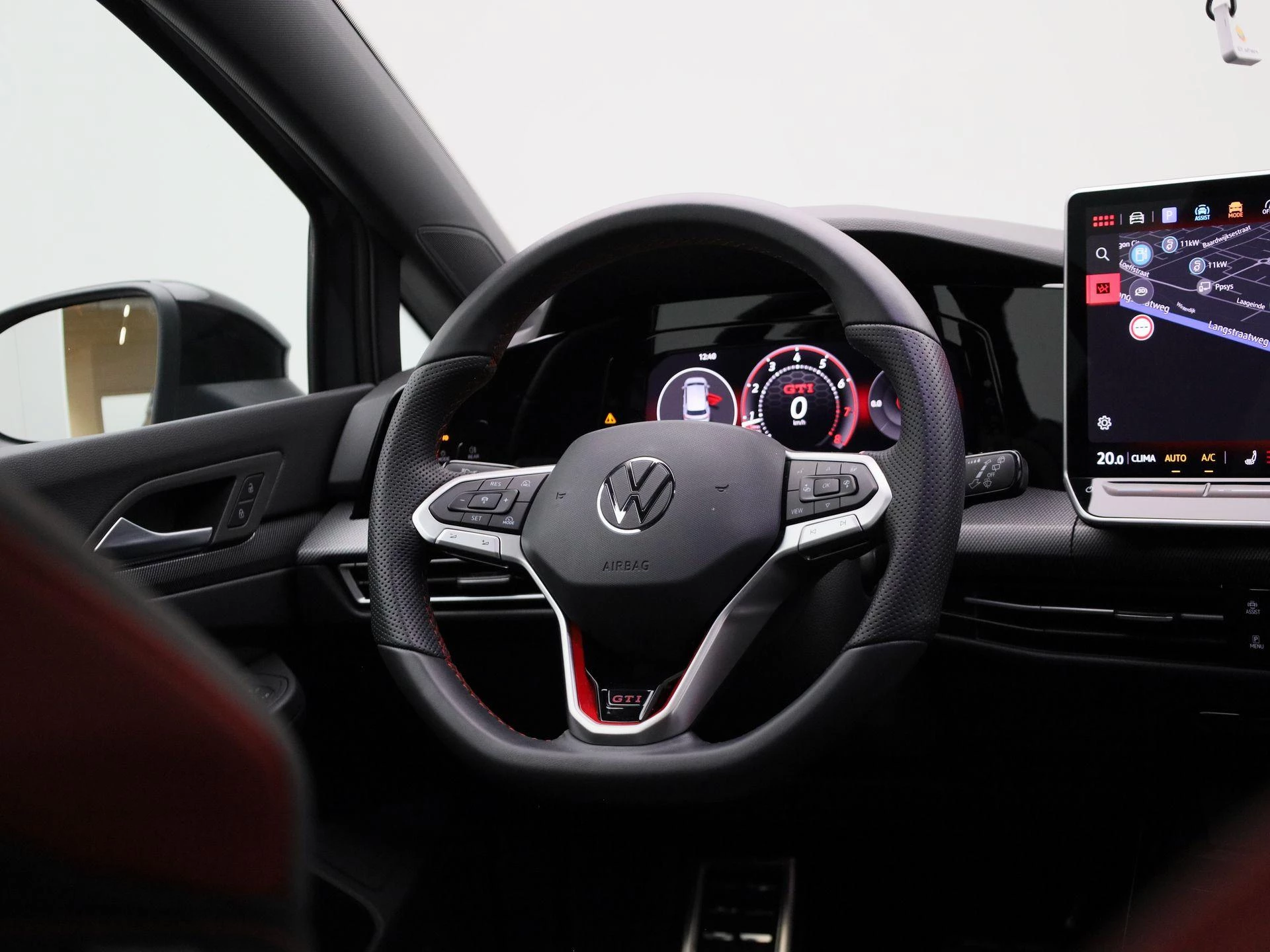 Volkswagen-Golf-image-42