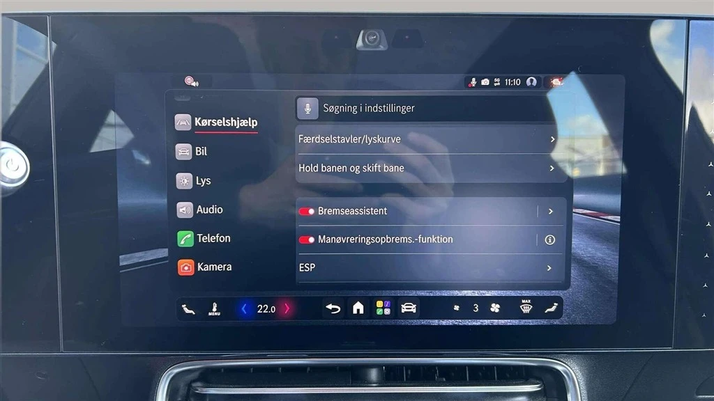 Mercedes-Benz-CLA-image-17