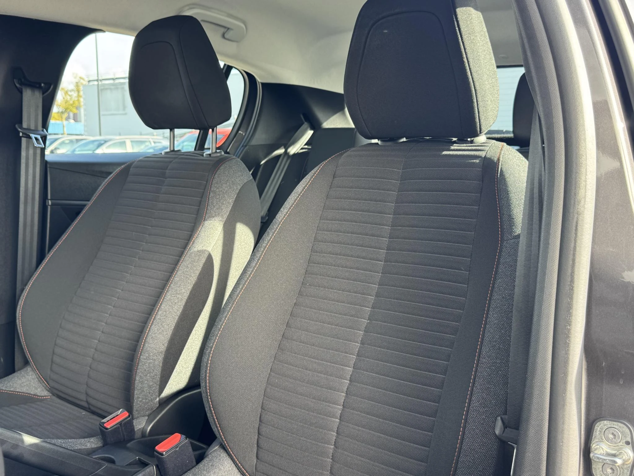Peugeot-208-image-11