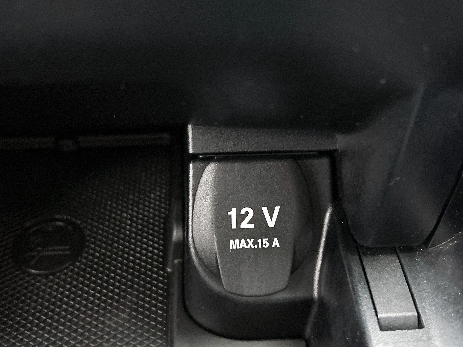 Mercedes-Benz-C-Klasse-image-35
