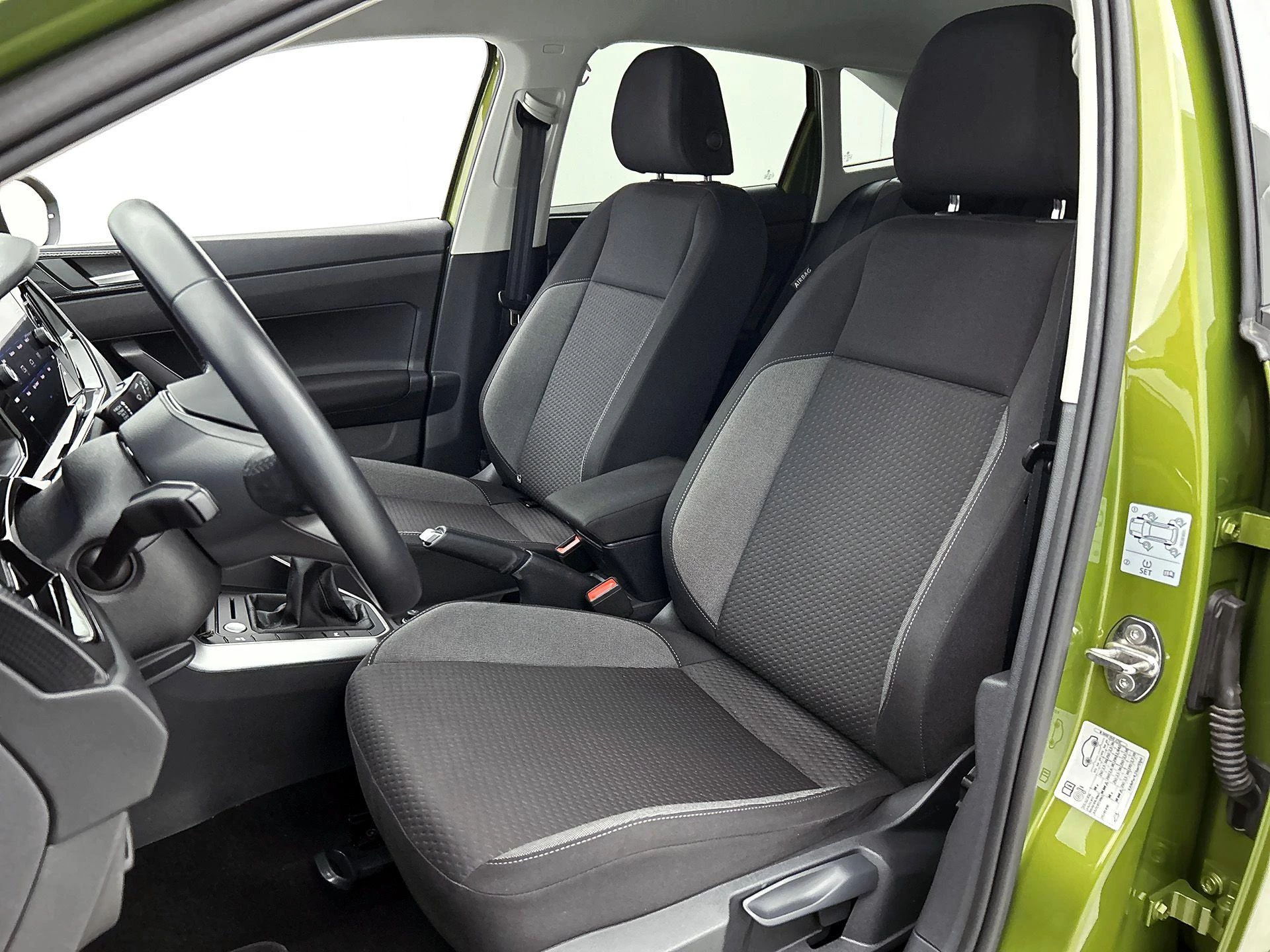 Volkswagen-Taigo-image-10