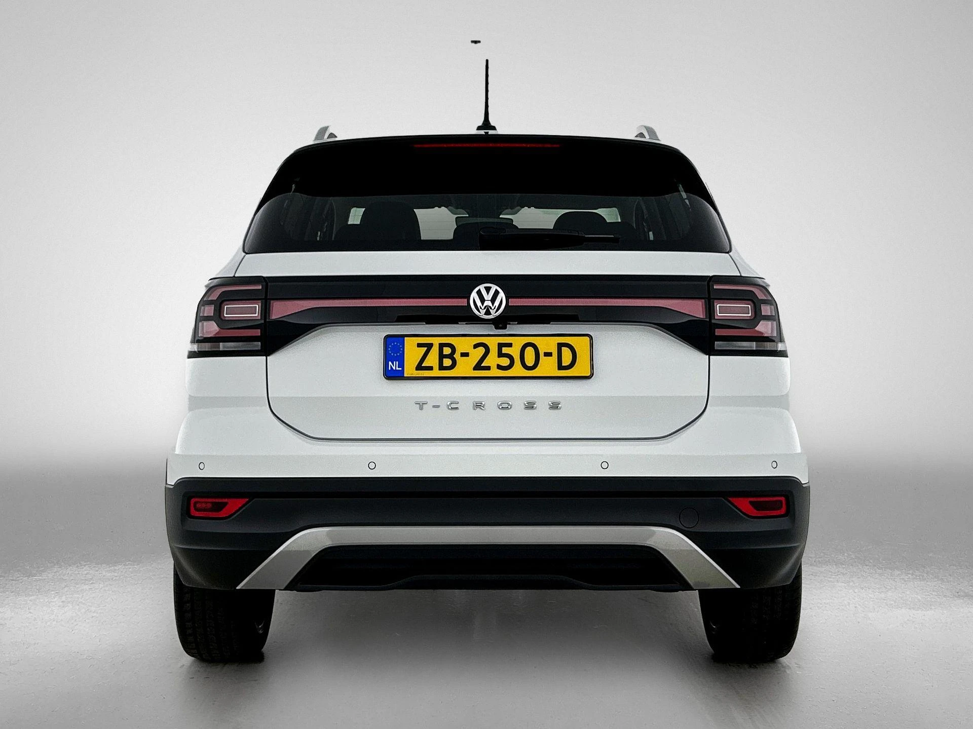 Volkswagen-T-Cross-image-2