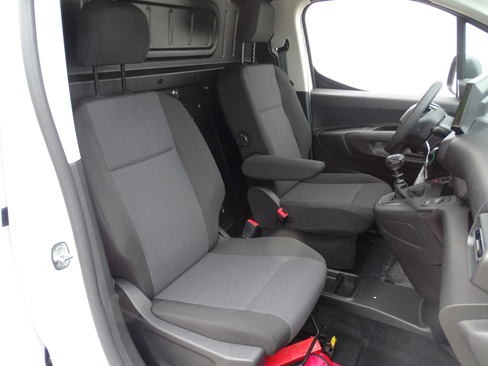 Peugeot-Partner-image-11