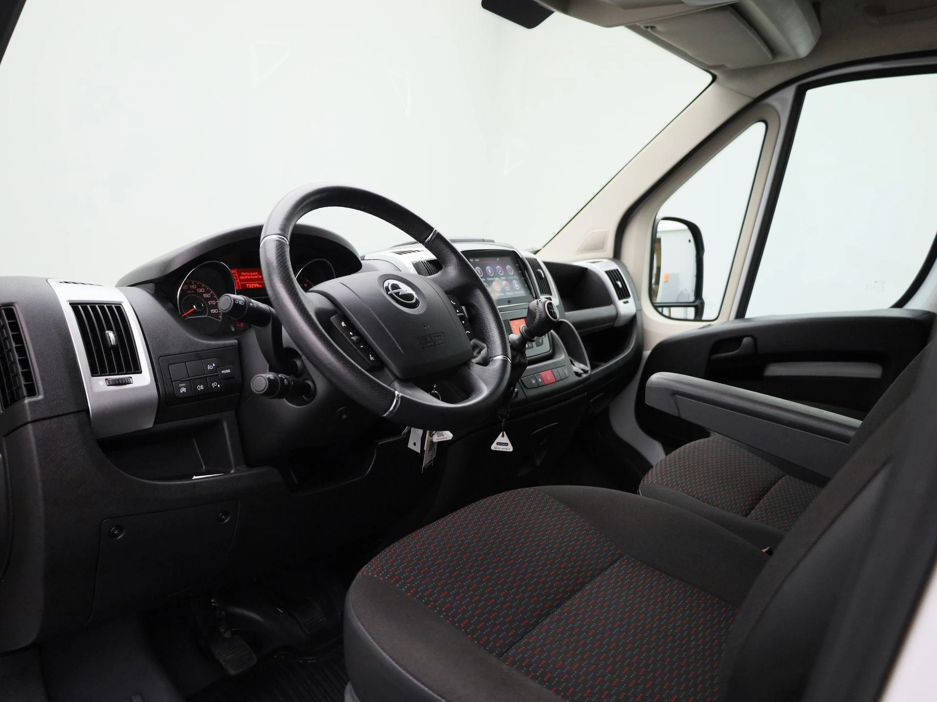 Opel-Movano-image-30