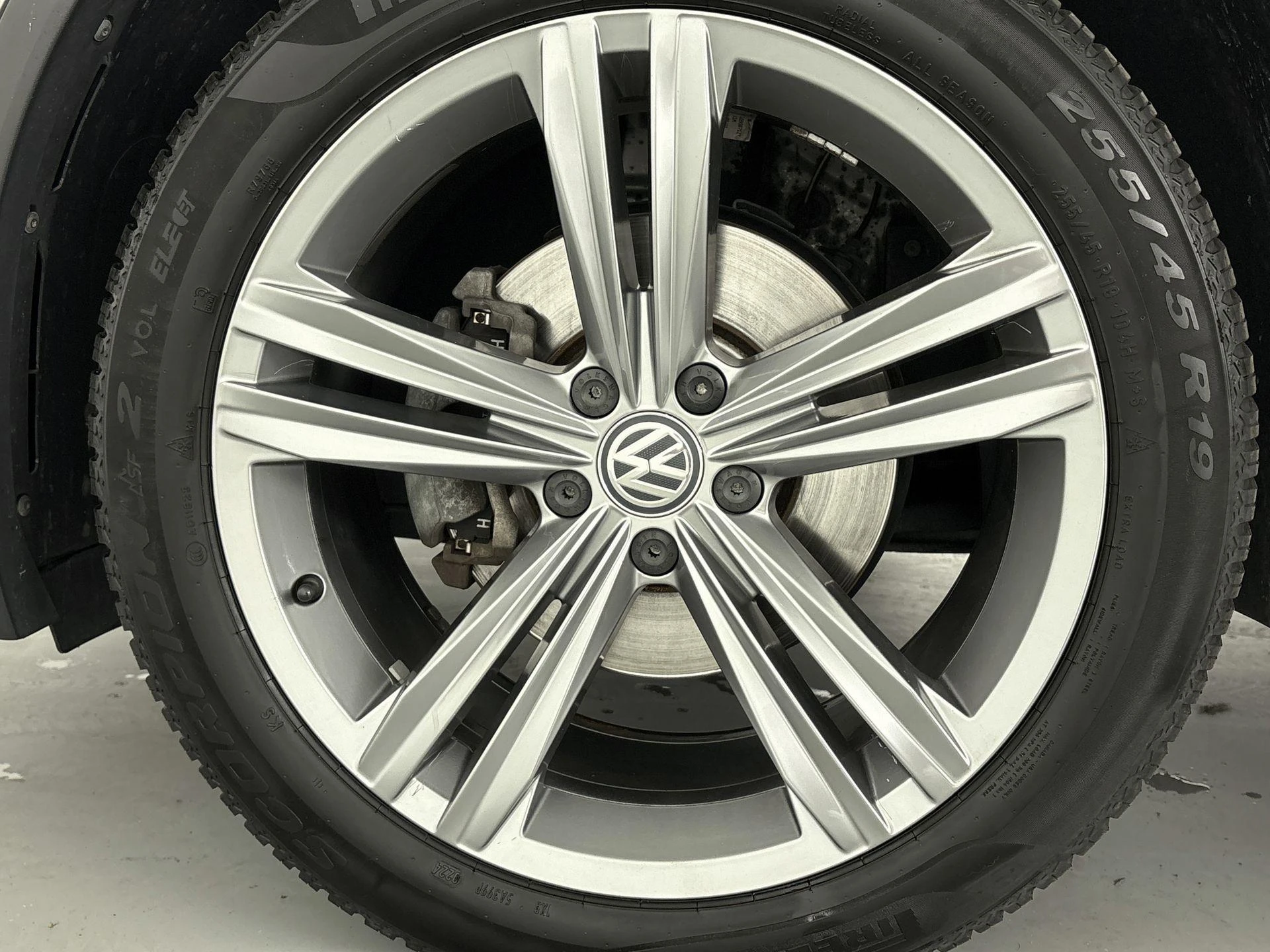 Volkswagen-Tiguan-image-22