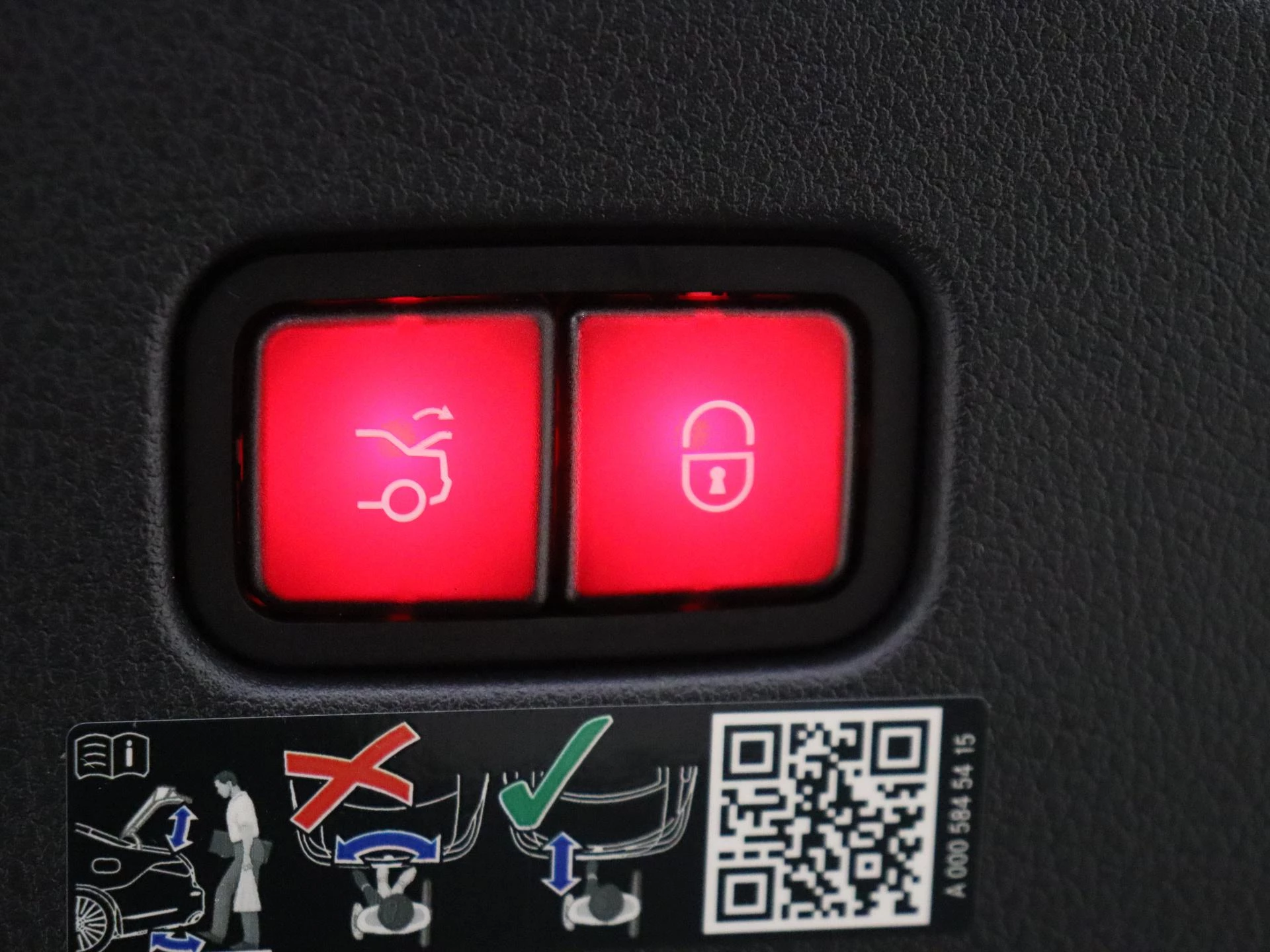 Mercedes-Benz-CLE-image-42