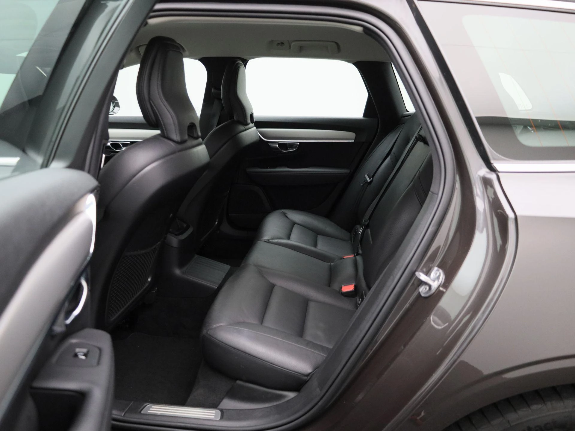 Volvo-V90-image-9