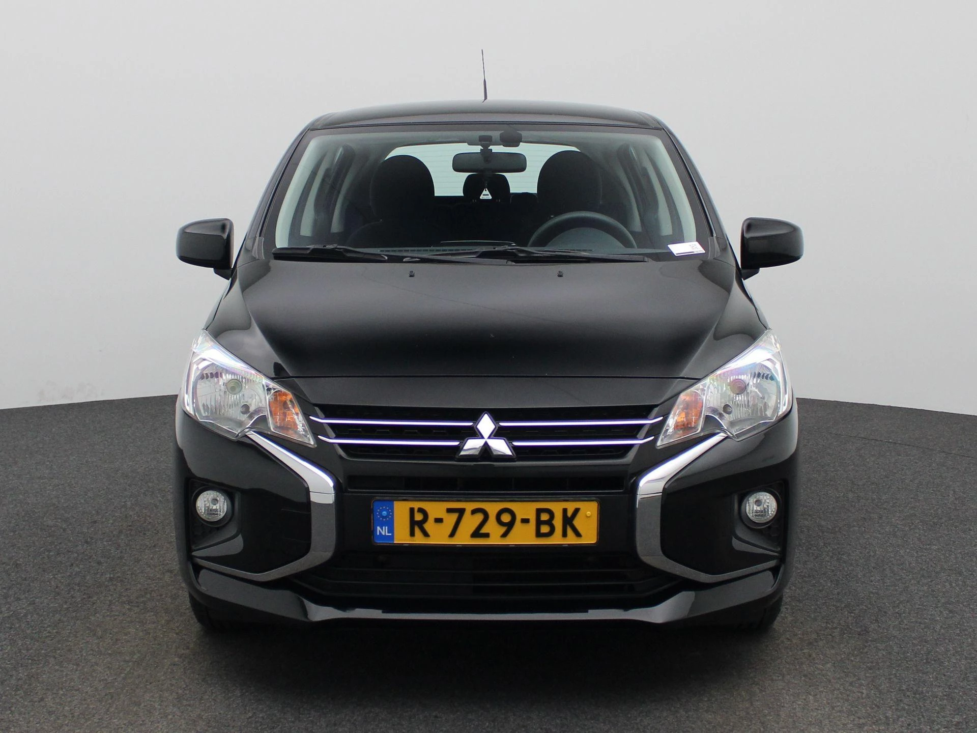 Mitsubishi-Space Star-image-2