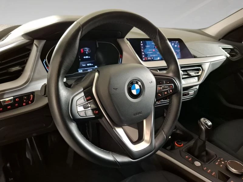 BMW-Série 1-image-7