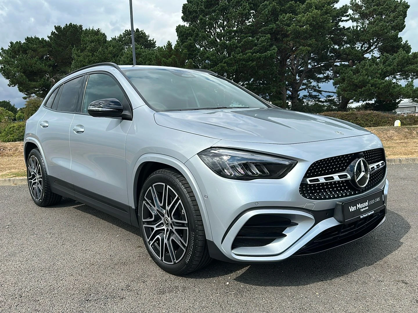 Mercedes-Benz-GLA-image-17