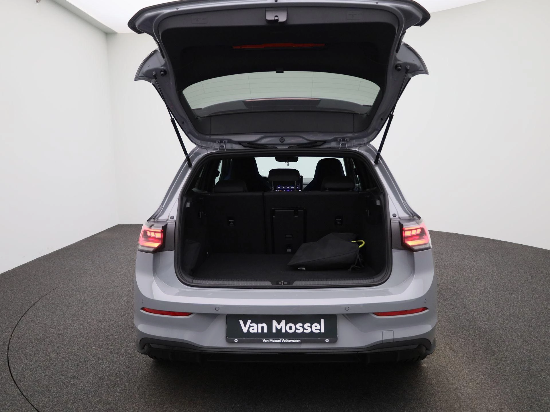 Volkswagen-Golf-image-10