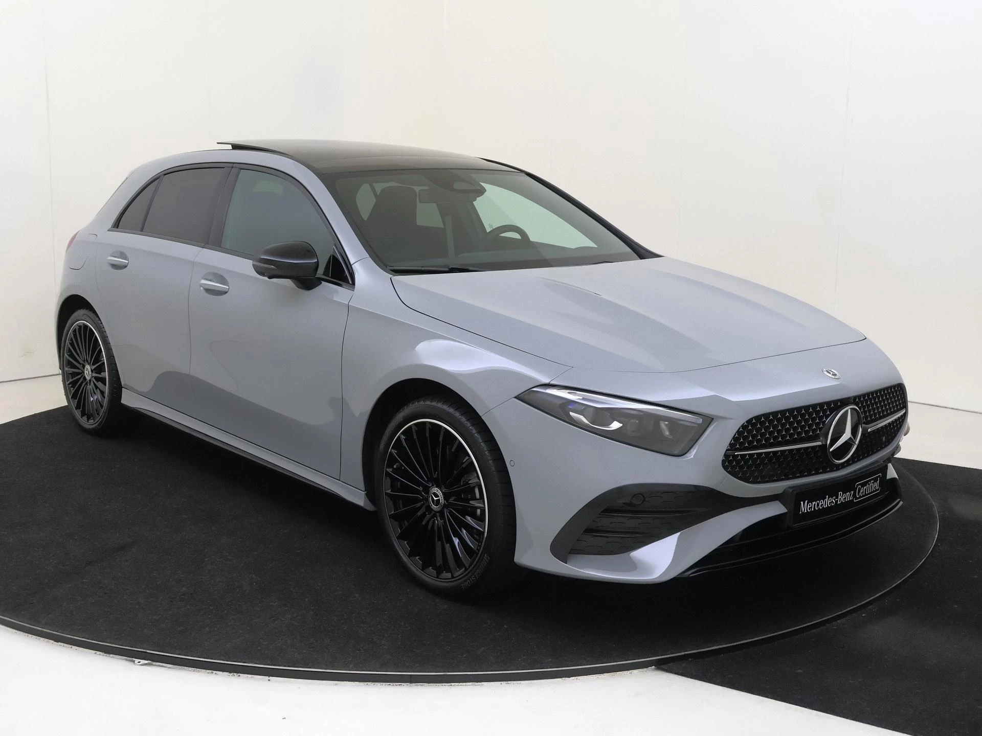 Mercedes-Benz-A-Klasse-image-1