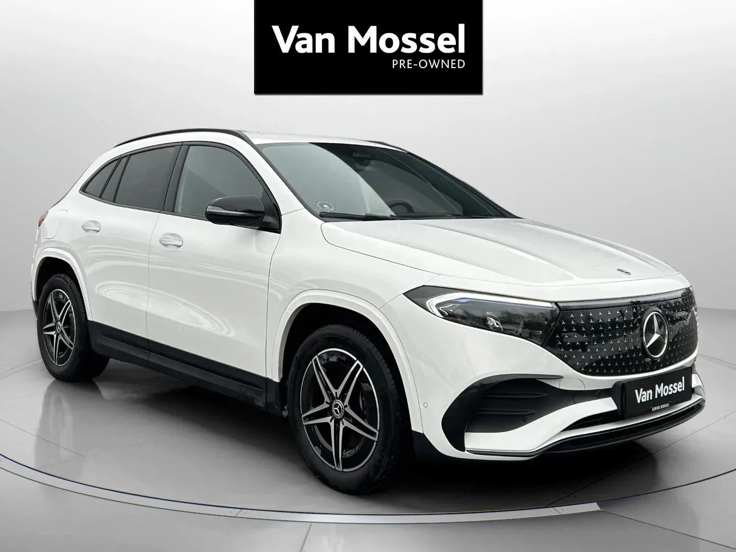 Mercedes-Benz-EQA-image-2