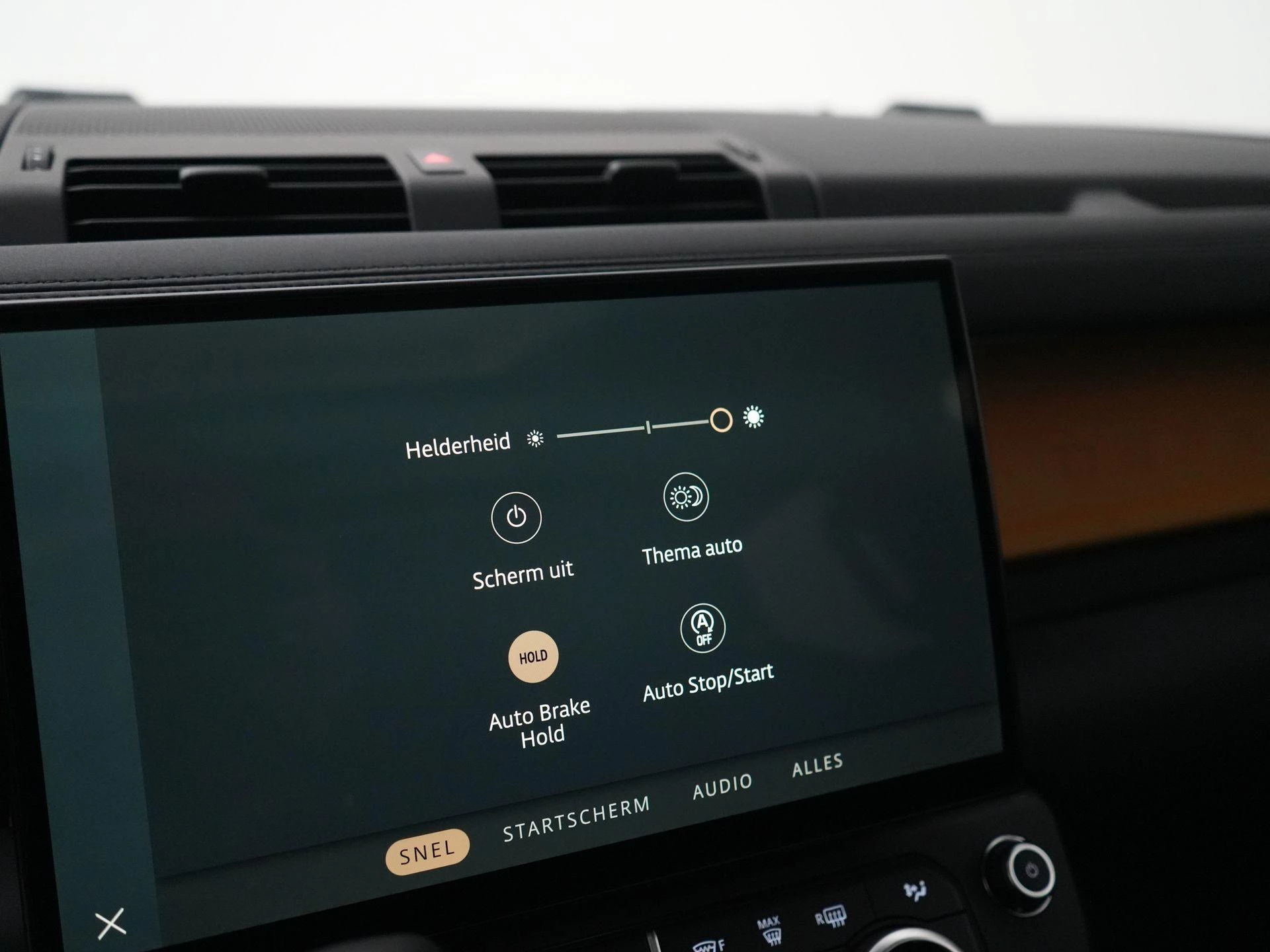 Land Rover-Defender-image-19