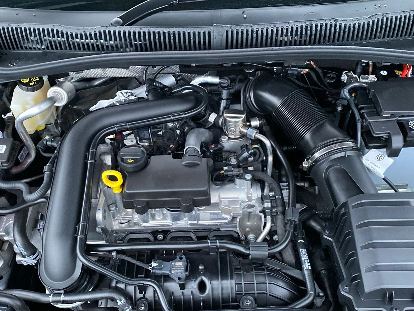 Volkswagen-Polo-image-13