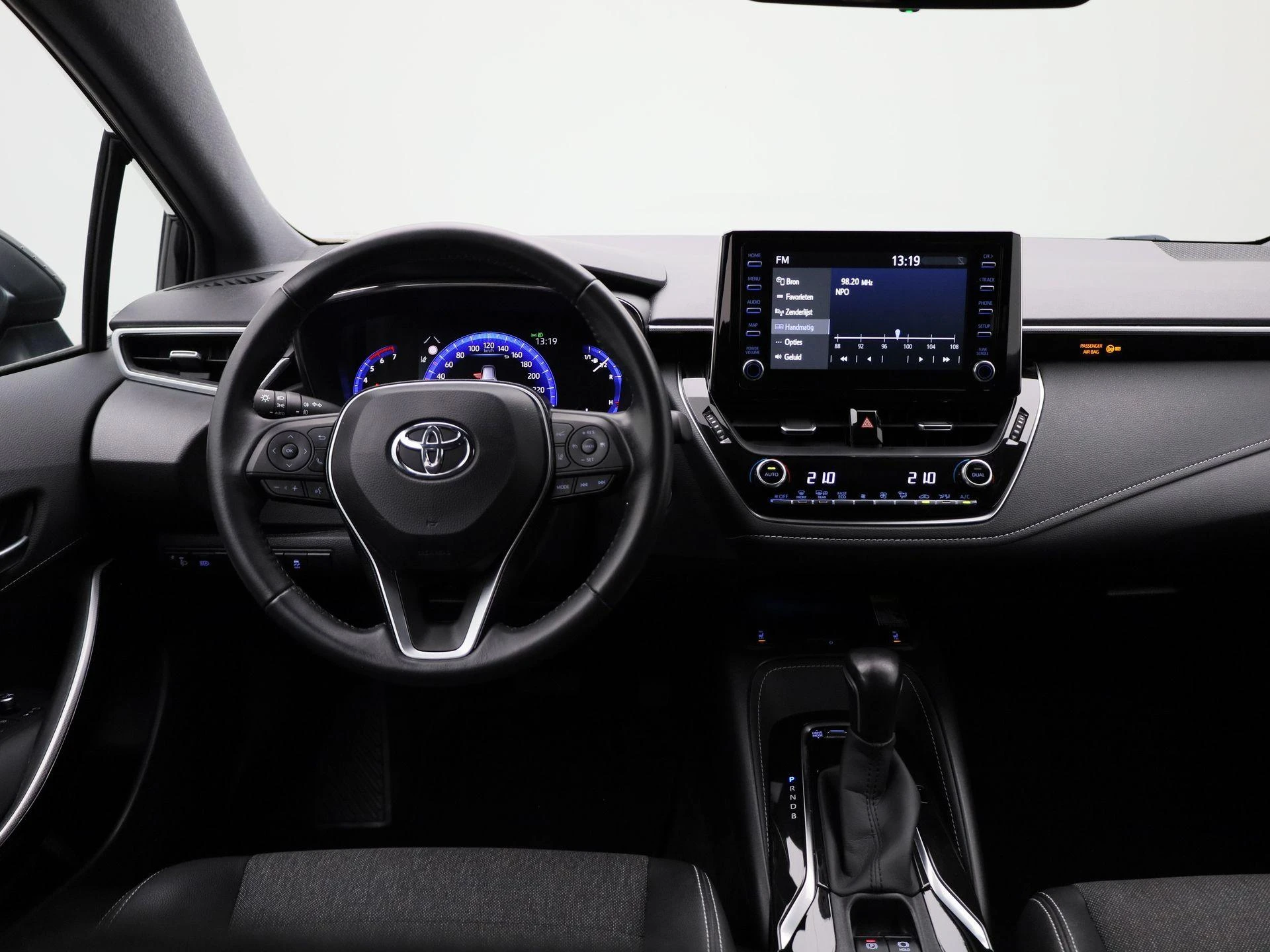 Toyota-Corolla Touring Sports-image-6