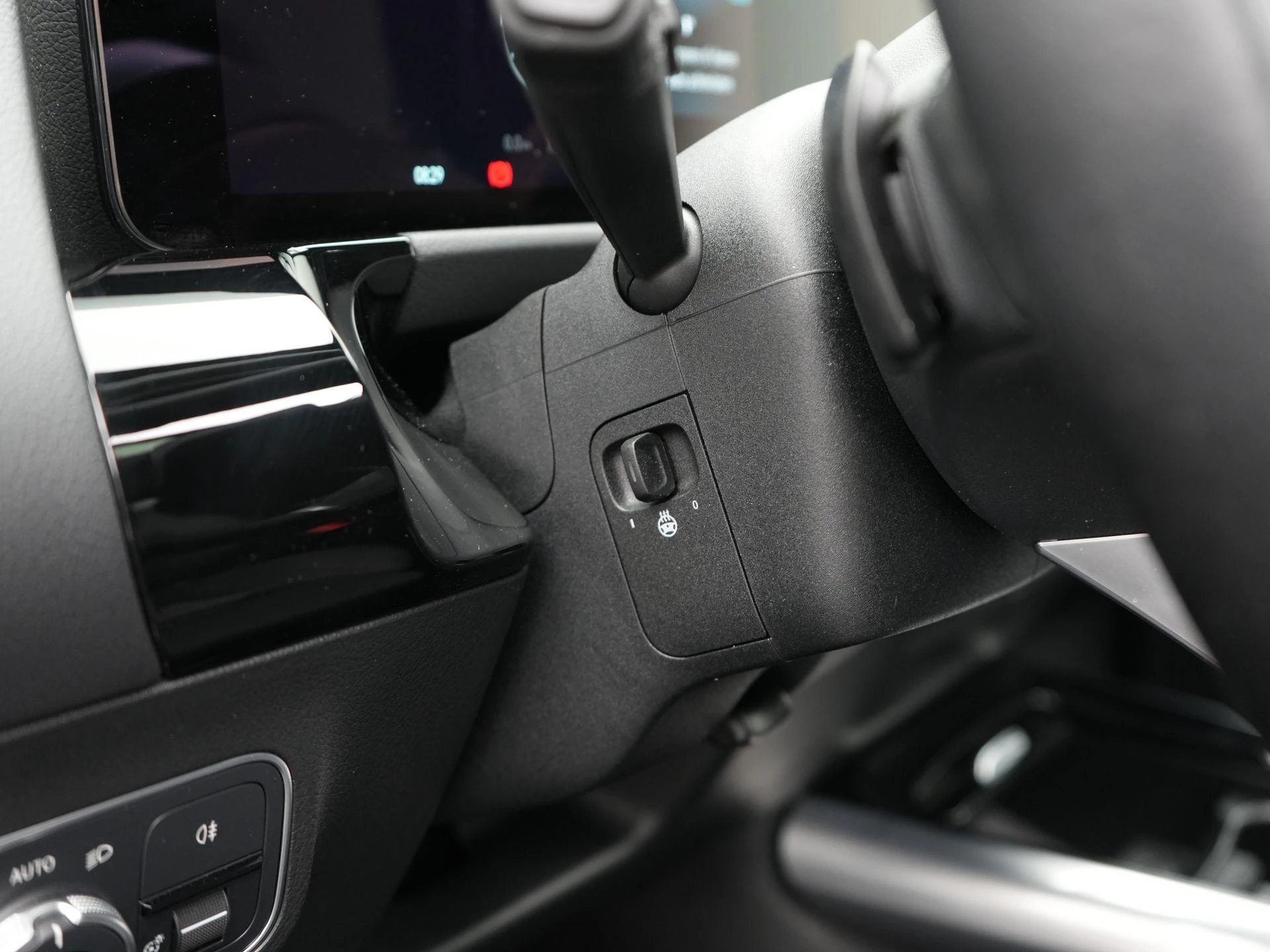 Mercedes-Benz-GLA-image-36