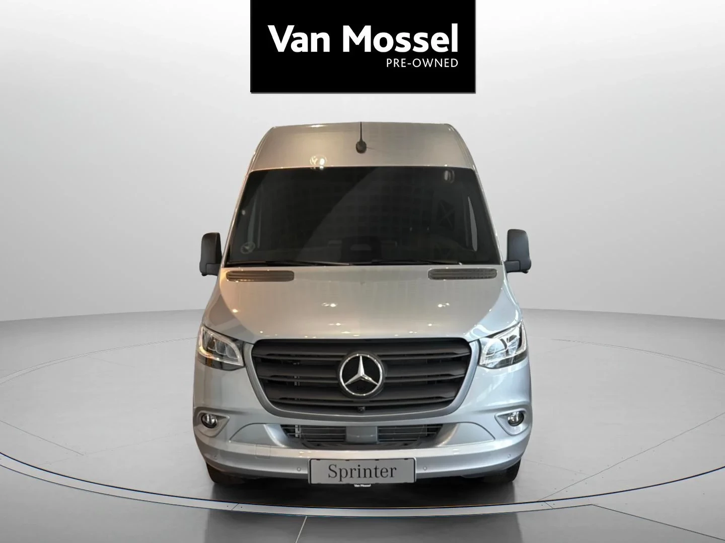 Mercedes-Benz-Sprinter-image-0