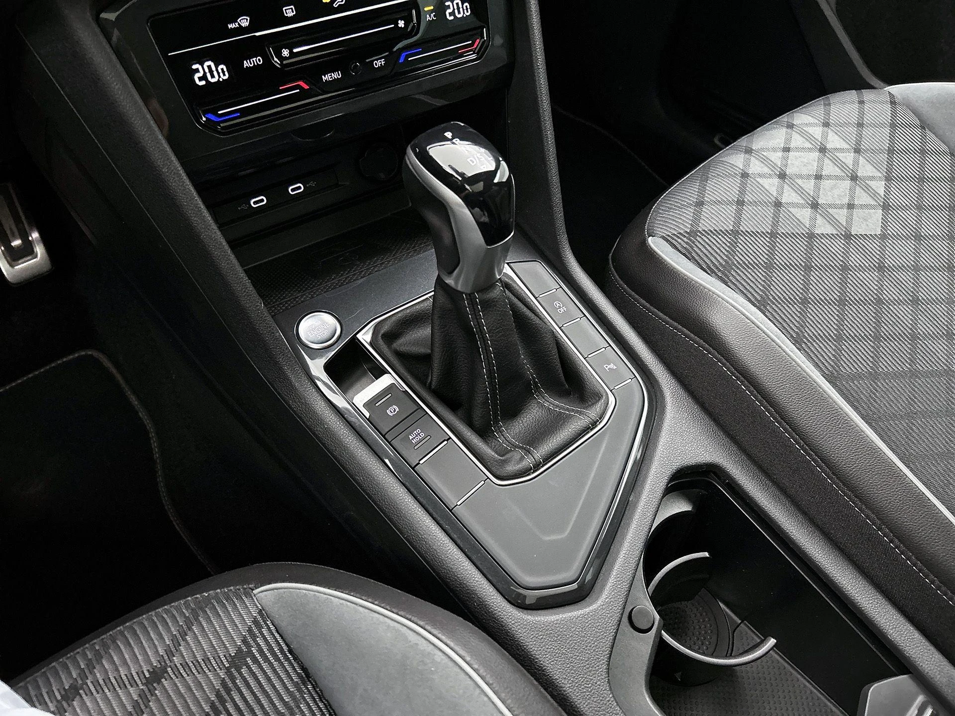 Volkswagen-Tiguan-image-26