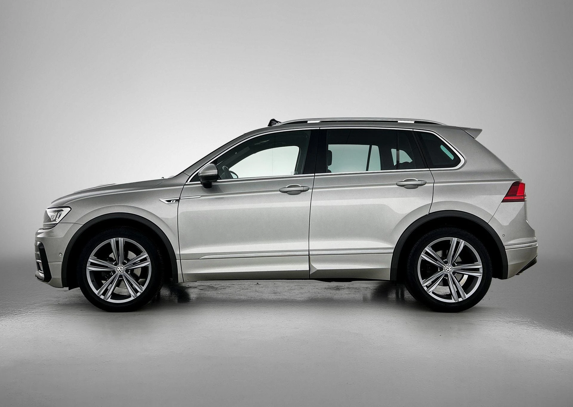 Volkswagen-Tiguan-image-1