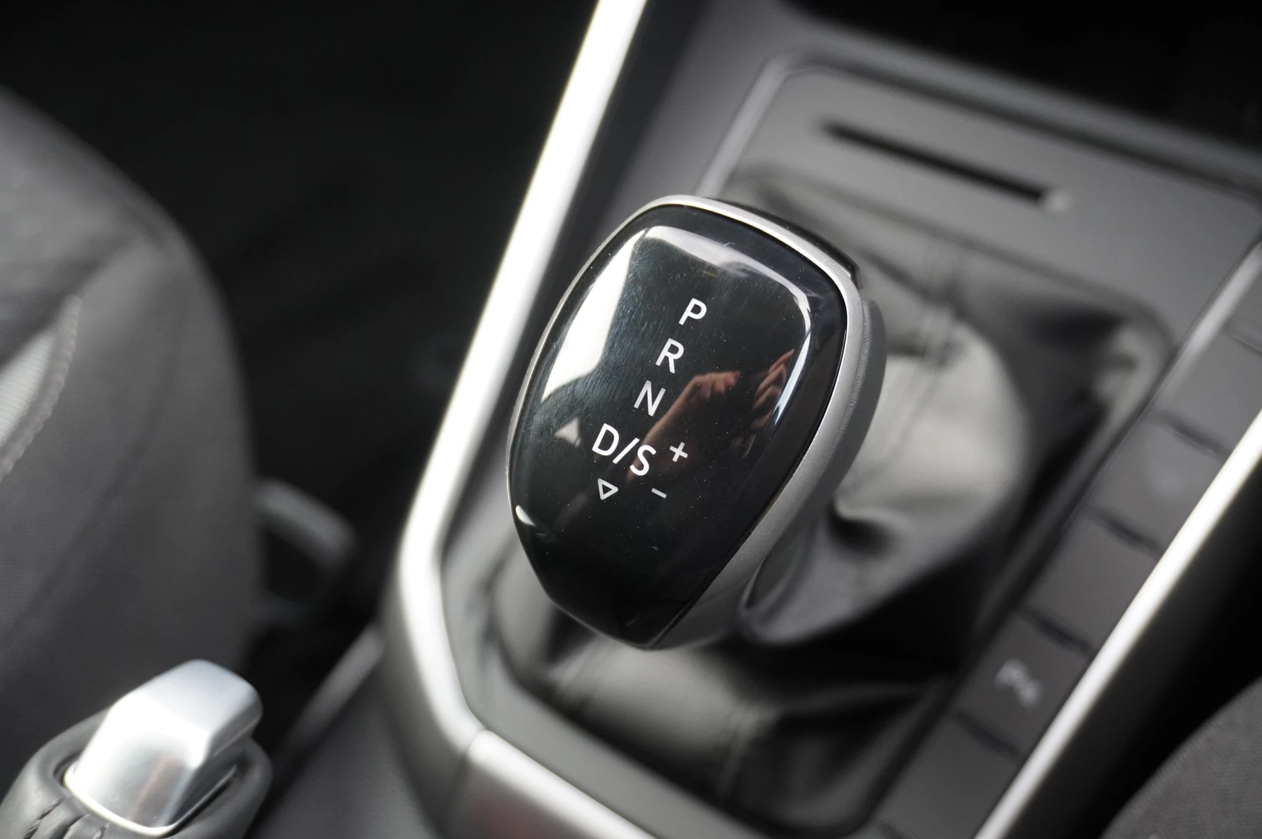 Volkswagen-Polo-image-32