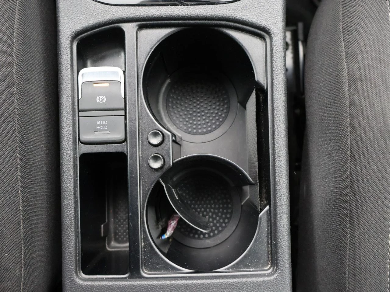 Volkswagen-Touran-image-24