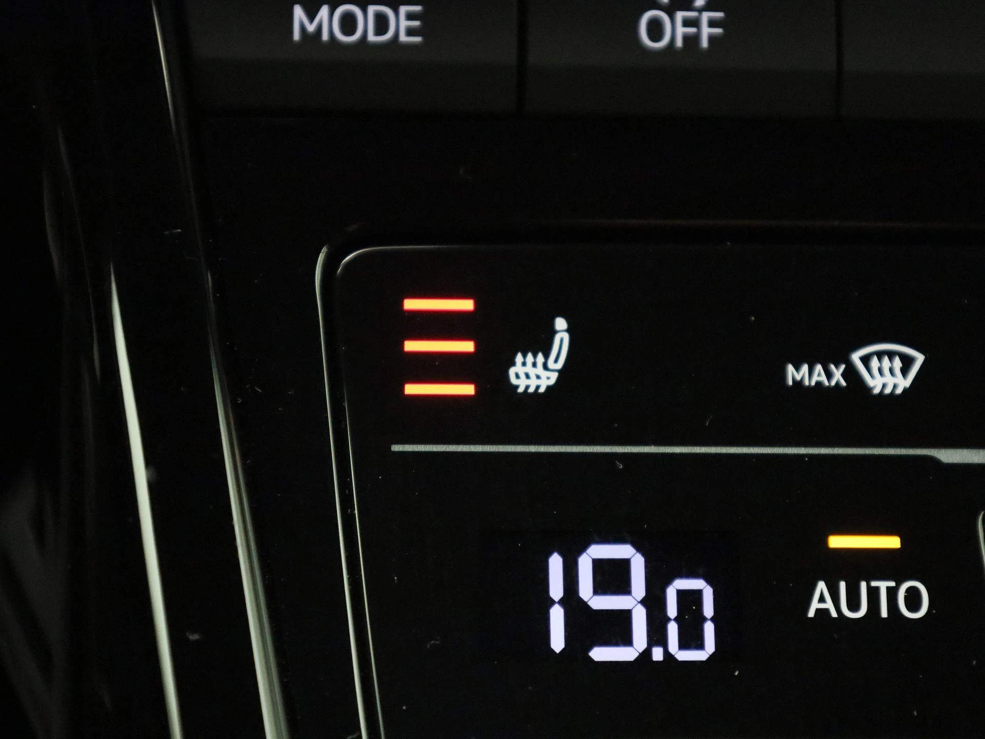 Volkswagen-T-Roc-image-22