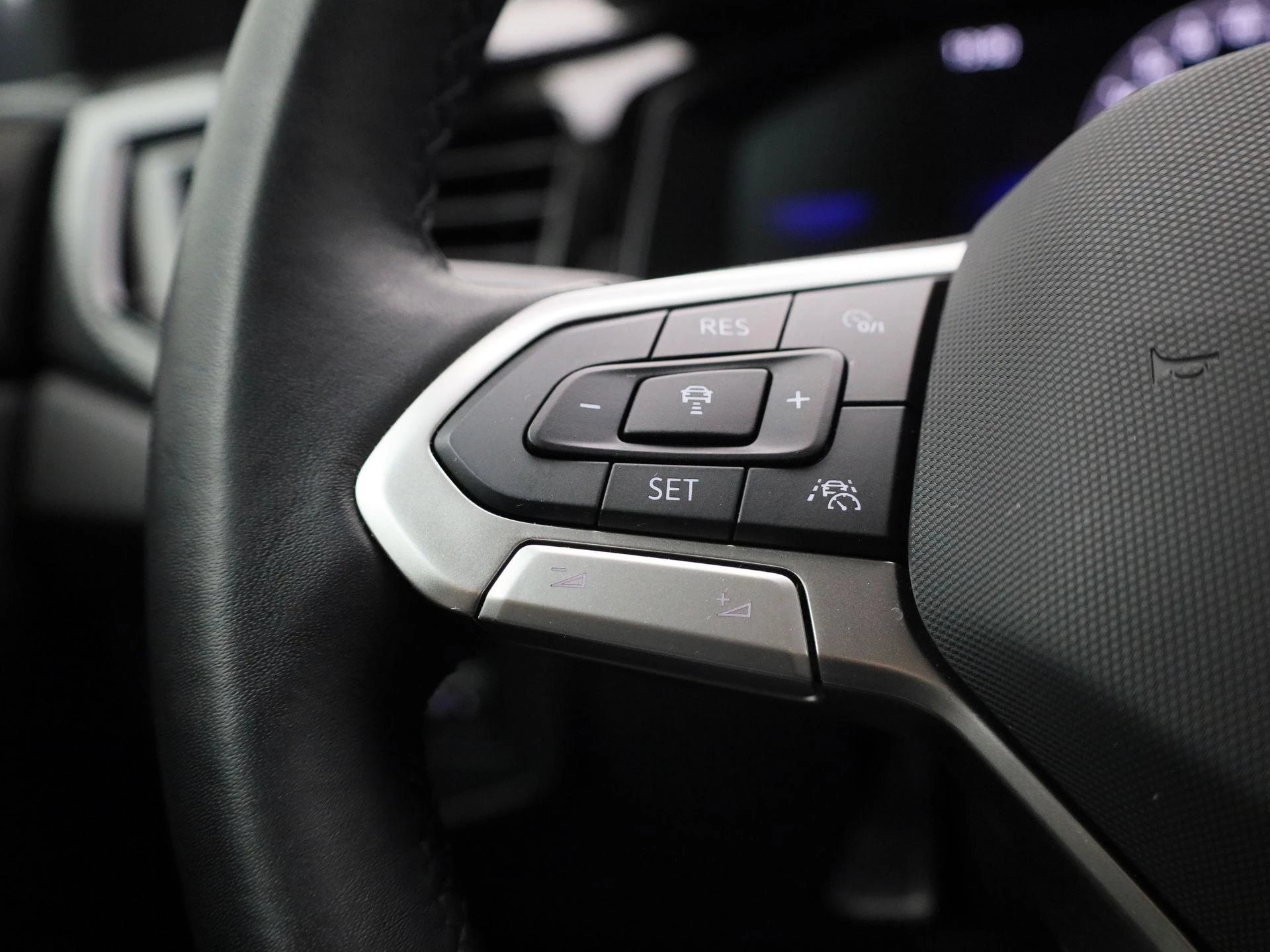 Volkswagen-Polo-image-17