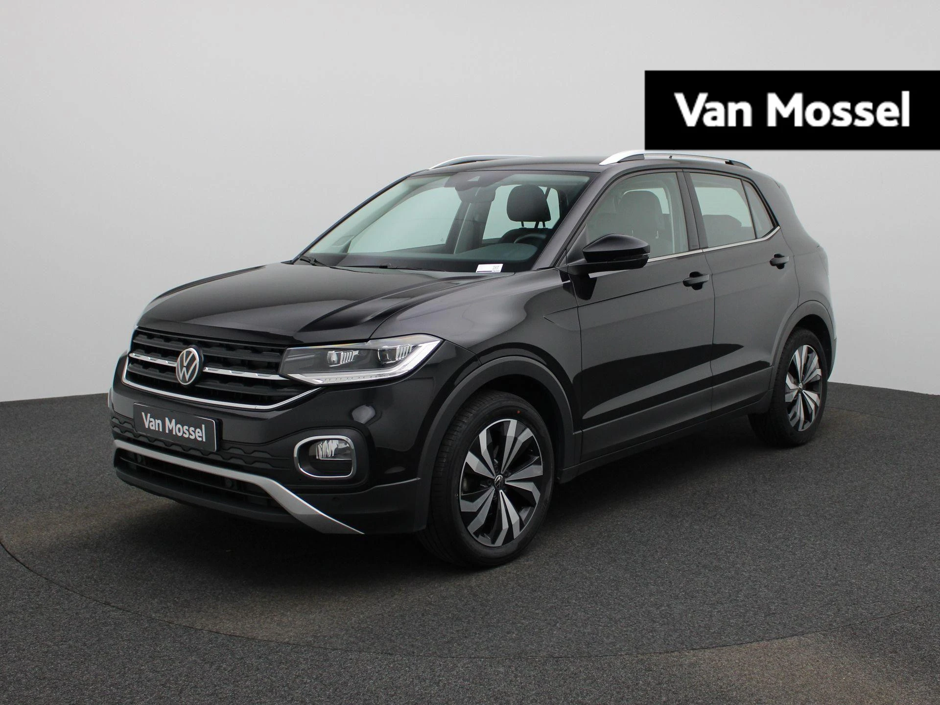 Volkswagen-T-Cross-image-0