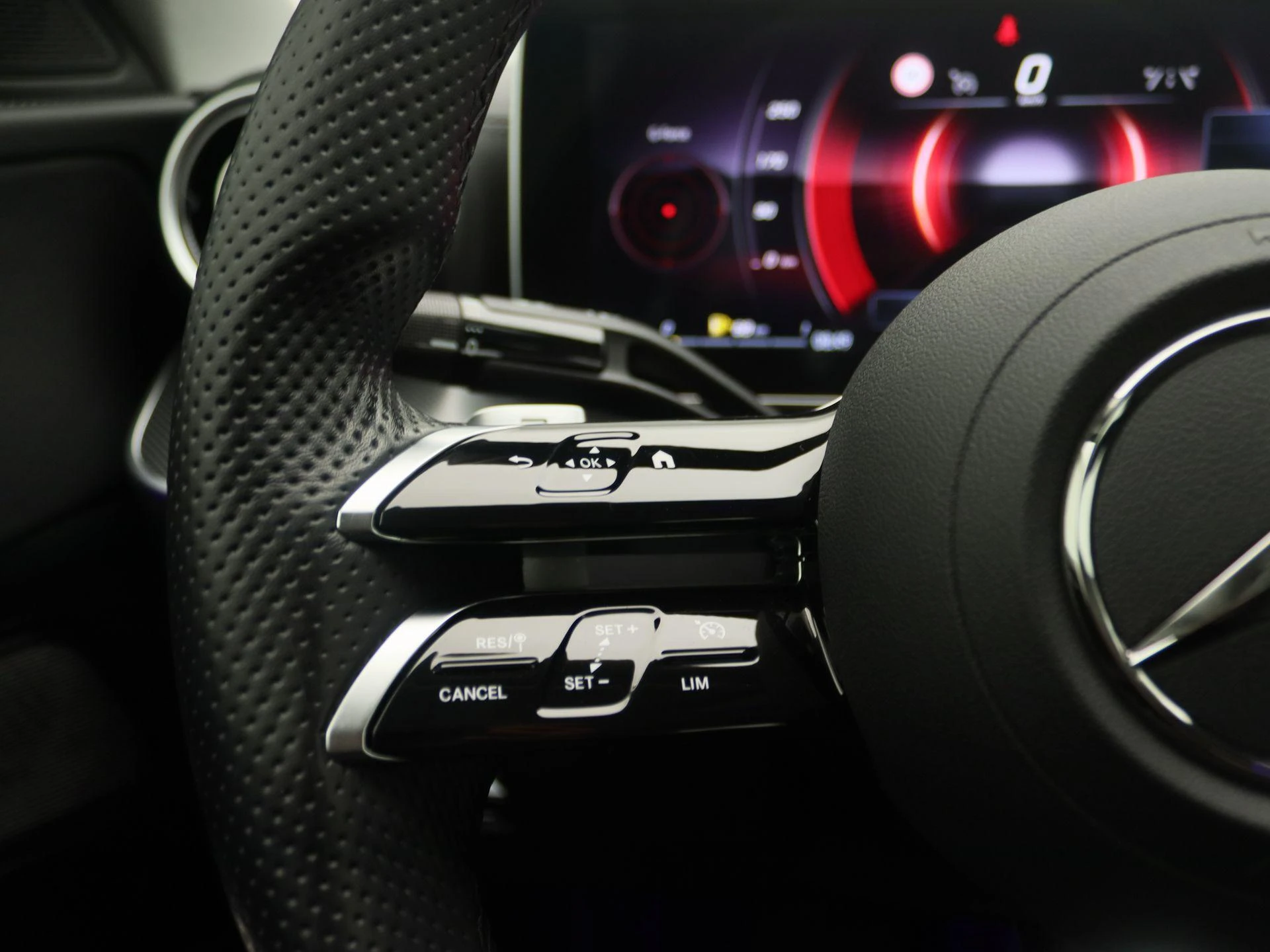 Mercedes-Benz-C-Klasse-image-17