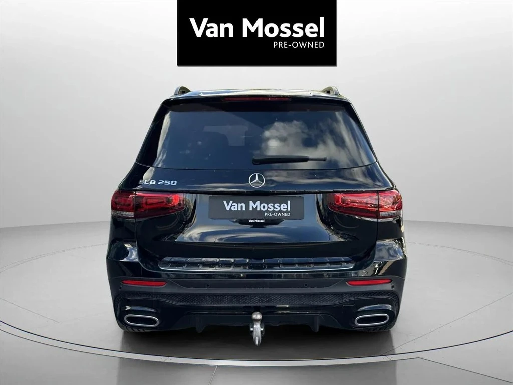 Mercedes-Benz-GLB-image-5