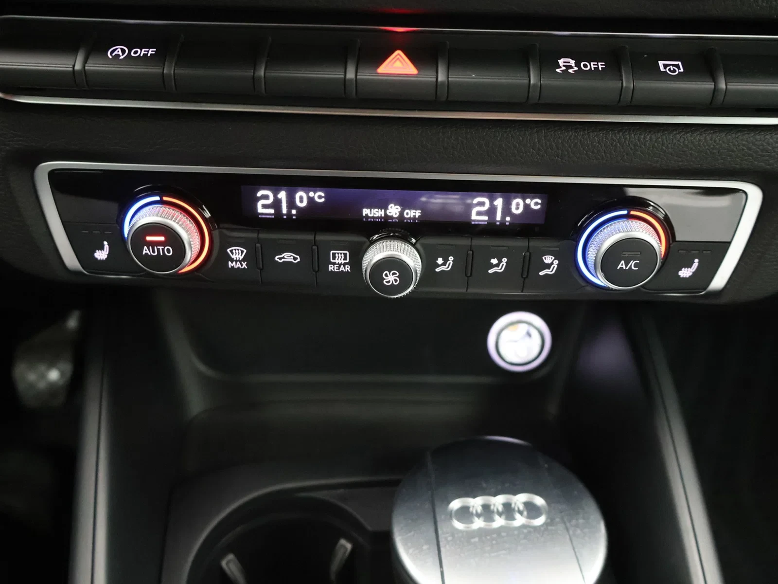 Audi A3 Sportback 30TFSI 116PK *TREKHAAK*CRUISE*NAVI*ZETELVERWARMING*BLTH*DAB RADIO*...*