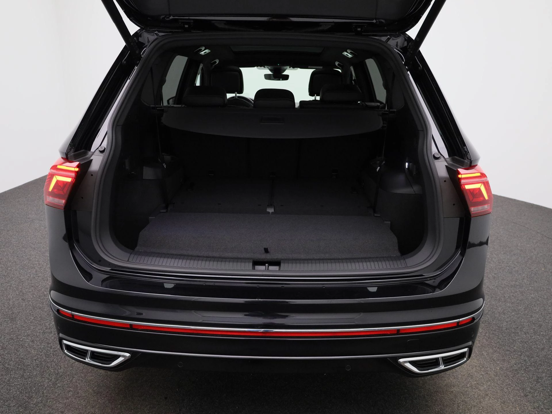 Volkswagen-Tiguan Allspace-image-10