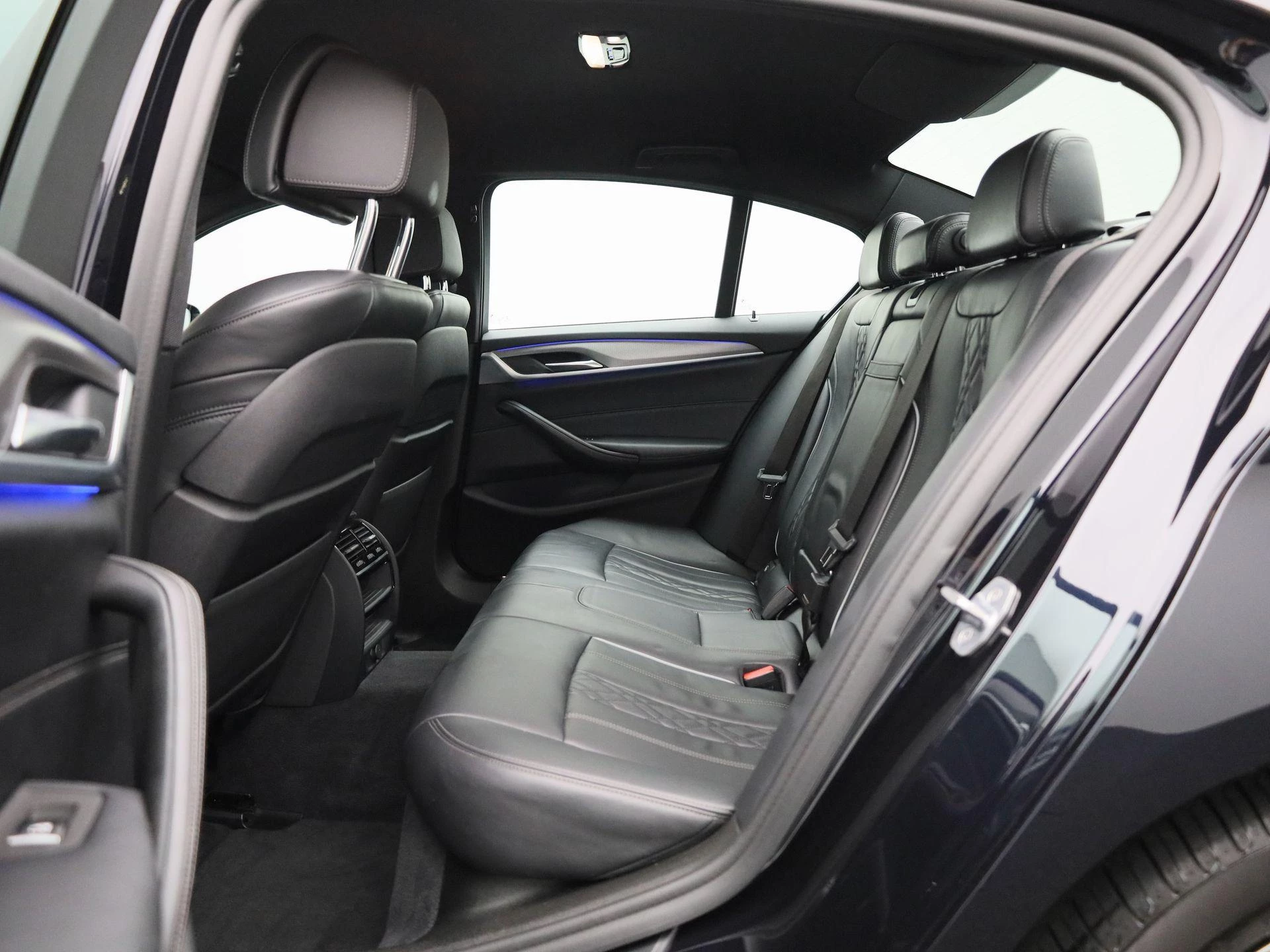 BMW-5 Serie-image-11