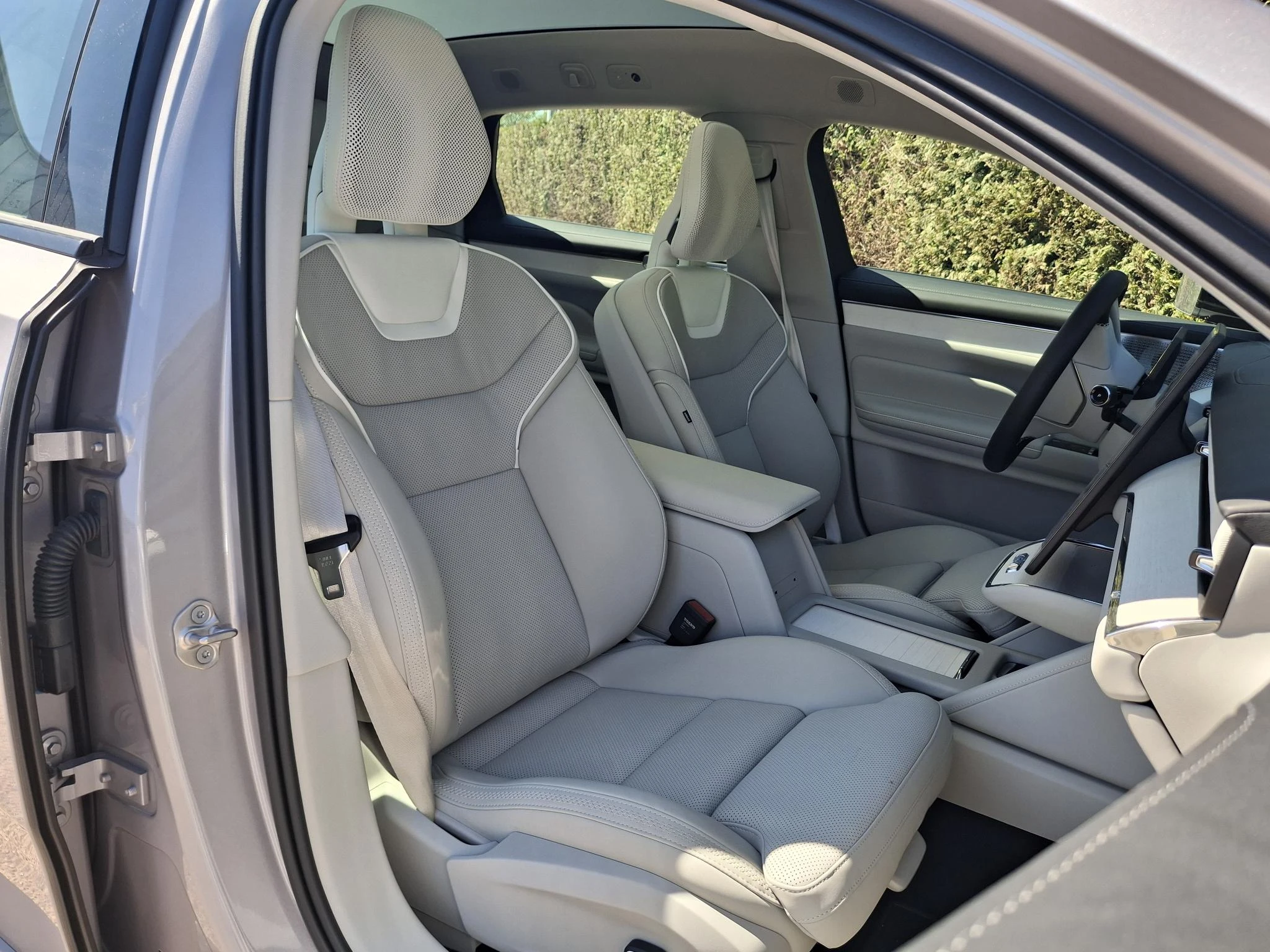 Volvo-ES90-image-3